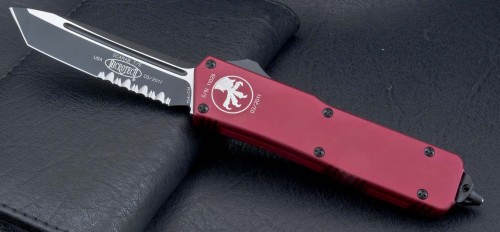 (#108-2RD) Microtech Scarab Executive Tanto Red/Black Serrated - Front