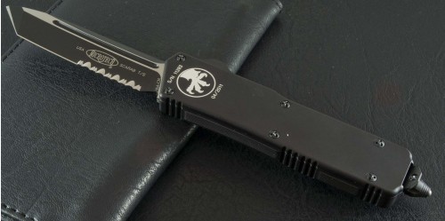 (#108-2T) Microtech Scarab Exec Tanto Black Tactical Serrated - Front