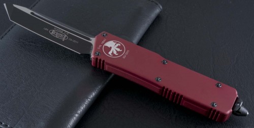(#108-1RD) Microtech Scarab Red/Black Tanto Plain - Front