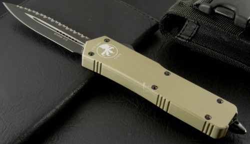 Microtech Scarab Executive D/E Tan Handle (Full Top Serration) - Front
