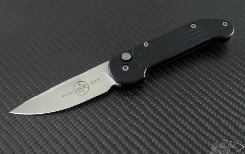 Microtech Knives LUDT S/E Automatic Folder S/A Knife (3.4in Satin Plain) VNT-0103 - Front