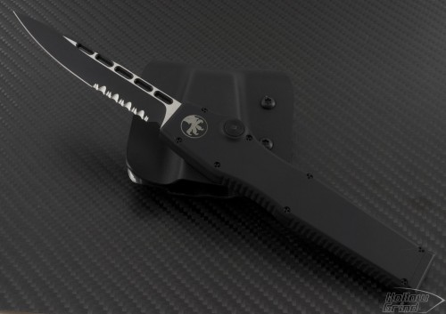 Microtech Knives Halo II S/E Automatic OTF S/A Knife (4in Black Part Serr) VNT-0083 - Front