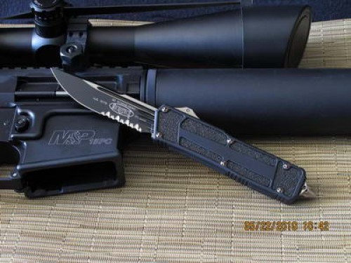Microtech Navy Seals Scarab - Black Handle - Serrated - Additional View