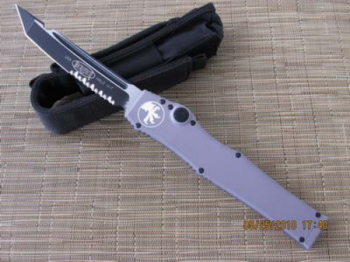 Microtech Halo V - Gray Handle - Tanto - Serrated - Front