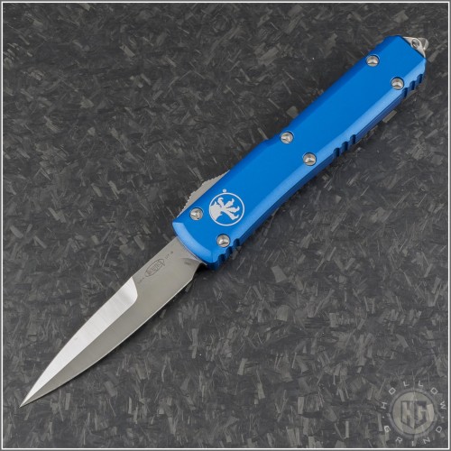 (#120-4BL) Microtech Blue Ultratech Bayonet Satin Plain - Front