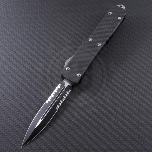 (#122-2CF) Microtech Carbon Fiber Ultratech D/E Part Serrated - Front