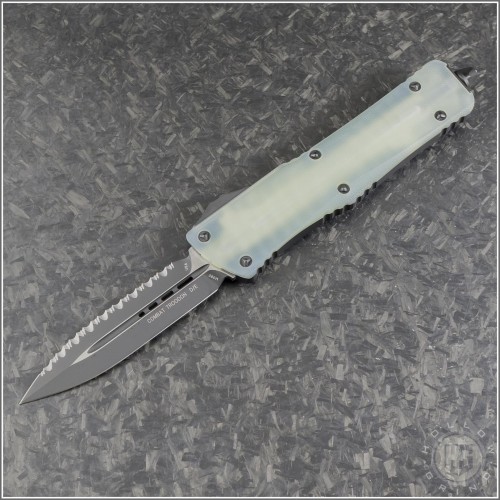 (#142-3GTJGS) Microtech Jade Top Combat Troodon D/E Black Full Serrated - Front