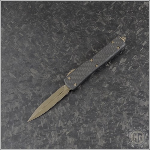 (#147-13APCFS) Microtech Carbon Fiber UTX-70 D/E Bronzed Plain - Front