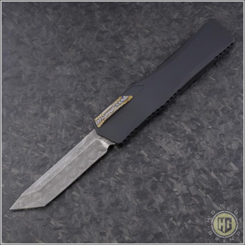 (#HTK-H015-DAM-CF2) Heretic Knives Cleric T/E Damascus w/ Carbon Fiber Cover - Front