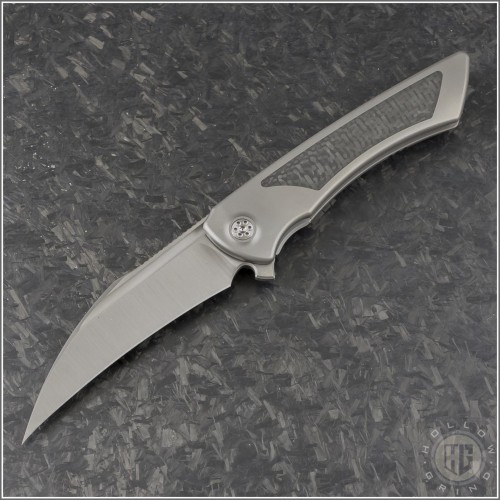 (#SBD-DER-GY-CF) Sharp By Design Derecho Gray Handle Carbon Fiber Inlay - Front